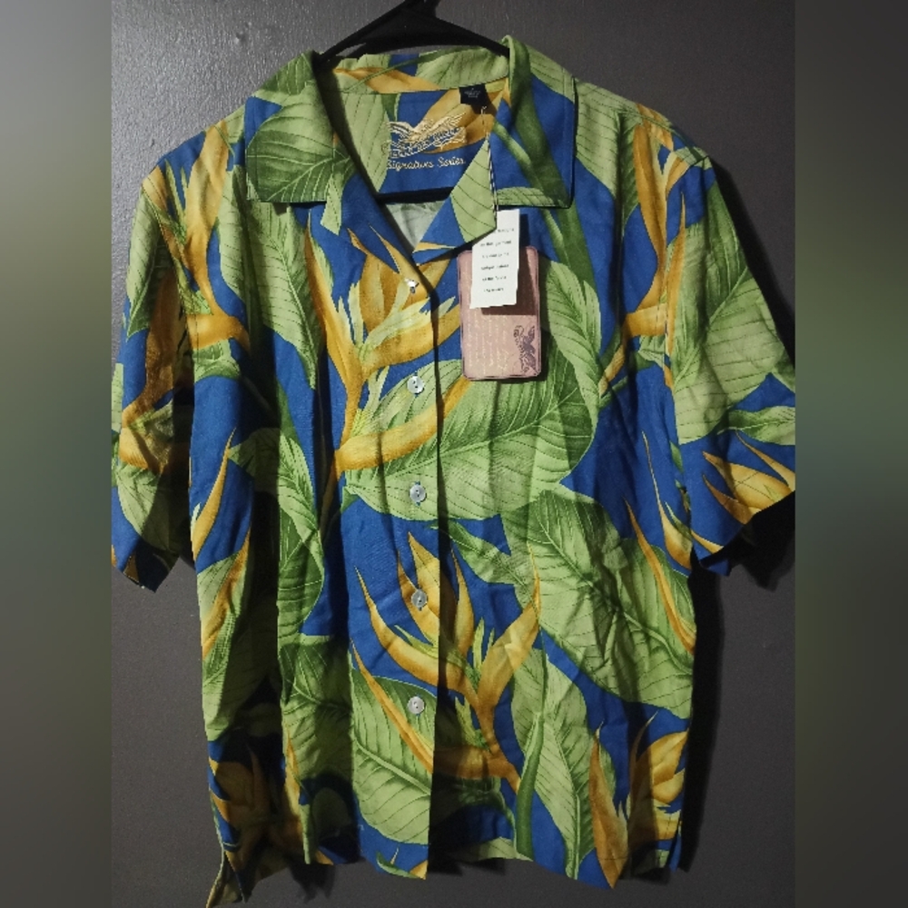 Eagle Dry Good's Vibrant Green Tropical Casual Button Down Shirt